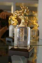 广州惠州定做马年纪念品的厂家惠州马年商务礼品水晶工艺品