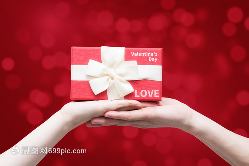 情人节送礼的艺术 用心选择，传递爱意